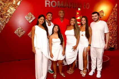 Romário abre celebração dos 60 anos com jantar luxuoso que marca início de três dias de festa vlds0055 isabella faria, romarinho, ivy faria, romario, monica faria, danielle favato,raphael faria