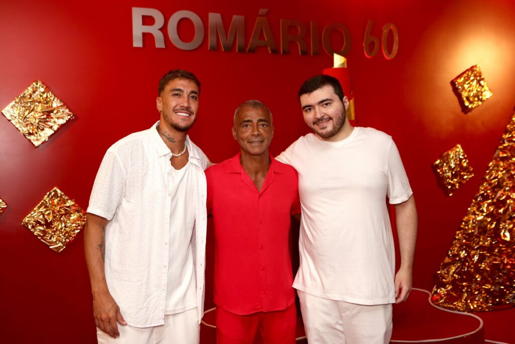 Romário abre celebração dos 60 anos com jantar luxuoso que marca início de três dias de festa vlds0059 romarinho, romario e raphael faria